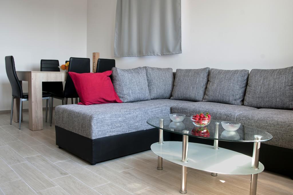 Apartment Perun โปดสตรานา ภายนอก รูปภาพ